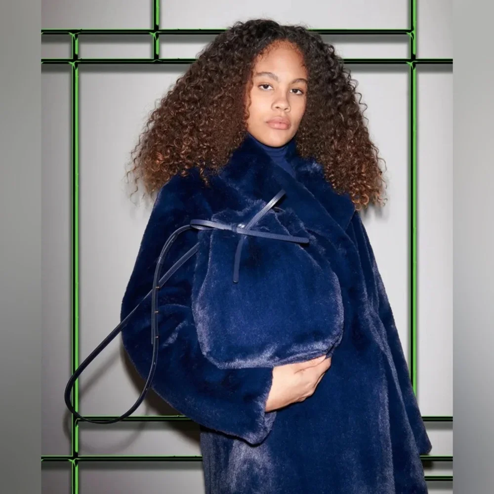 NWT MANSUR GAVRIEL X APPARIS Mini Bucket Blackberry Faux Fur Vegan Crossbody Bag - Picture 3 of 13